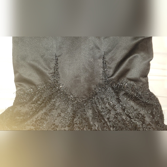 Black mermaid ball gown - Picture 6 of 12